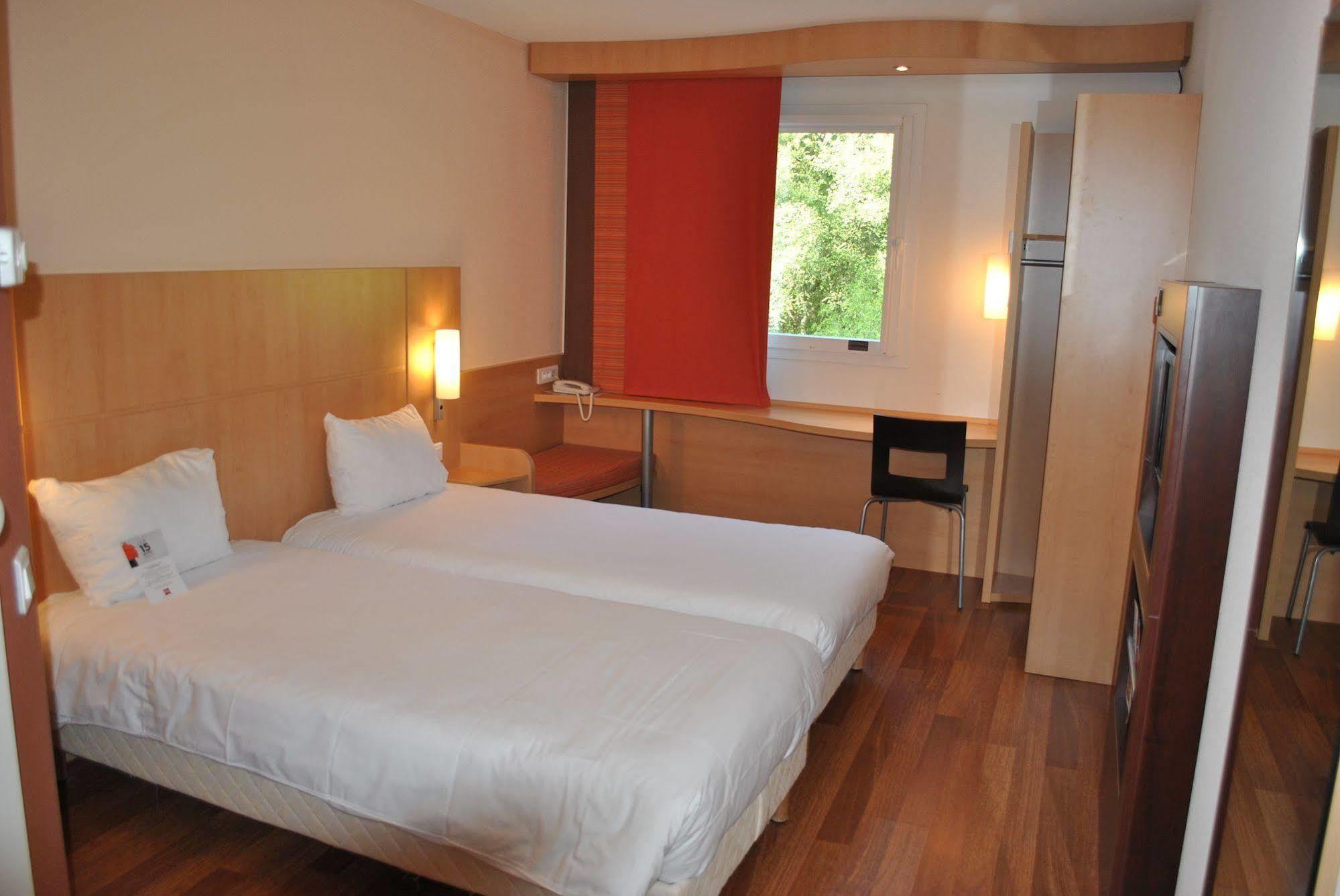 Ibis Loriol Le Pouzin Hotel Exterior photo